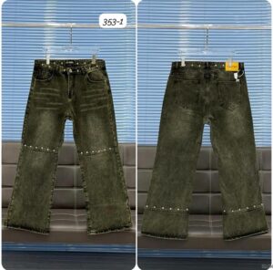 Vintage Washed Wide-Leg Jeans (Stud Design)