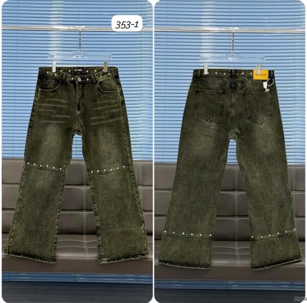 Vintage Washed Wide-Leg Jeans (Stud Design)