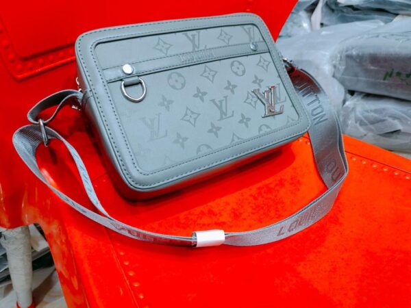 Luxury LV Monogram Crossbody Shoulder Bag (Unisex)